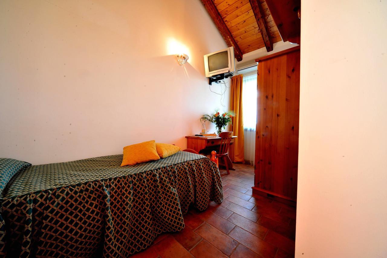 Agriturismo Le Oche Selvatiche Lauzacco 外观 照片