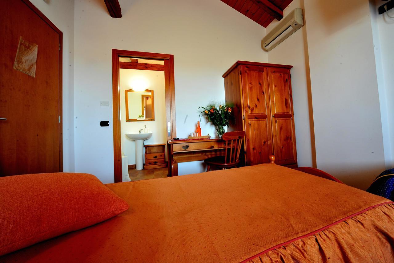 Agriturismo Le Oche Selvatiche Lauzacco 外观 照片